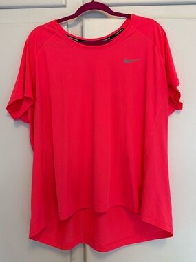 EUC 3X Nike Women’s Short Sleeve Dri-FIT Tee in Neon Pink